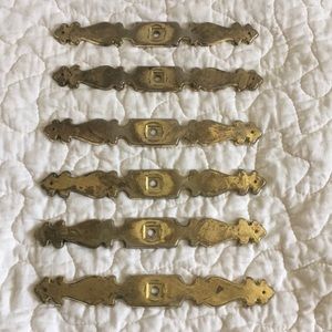 Bundle drawer plate from two holes to one cover